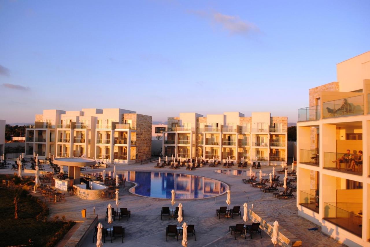 מלון Amphora Hotel & Suites